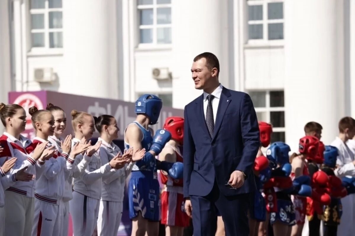    Участников эстафеты в Ульяновске поприветствовал министр спорта РФ Дегтярёв