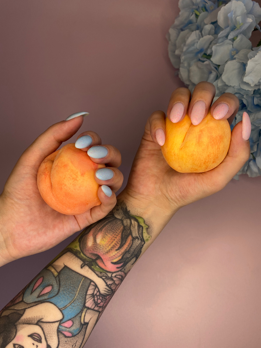 Как думаете - это настоящие персики или все таки мыло?