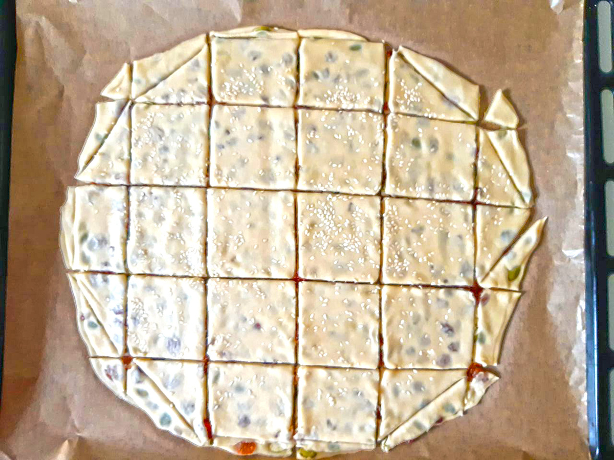 Нарезала на бумаге