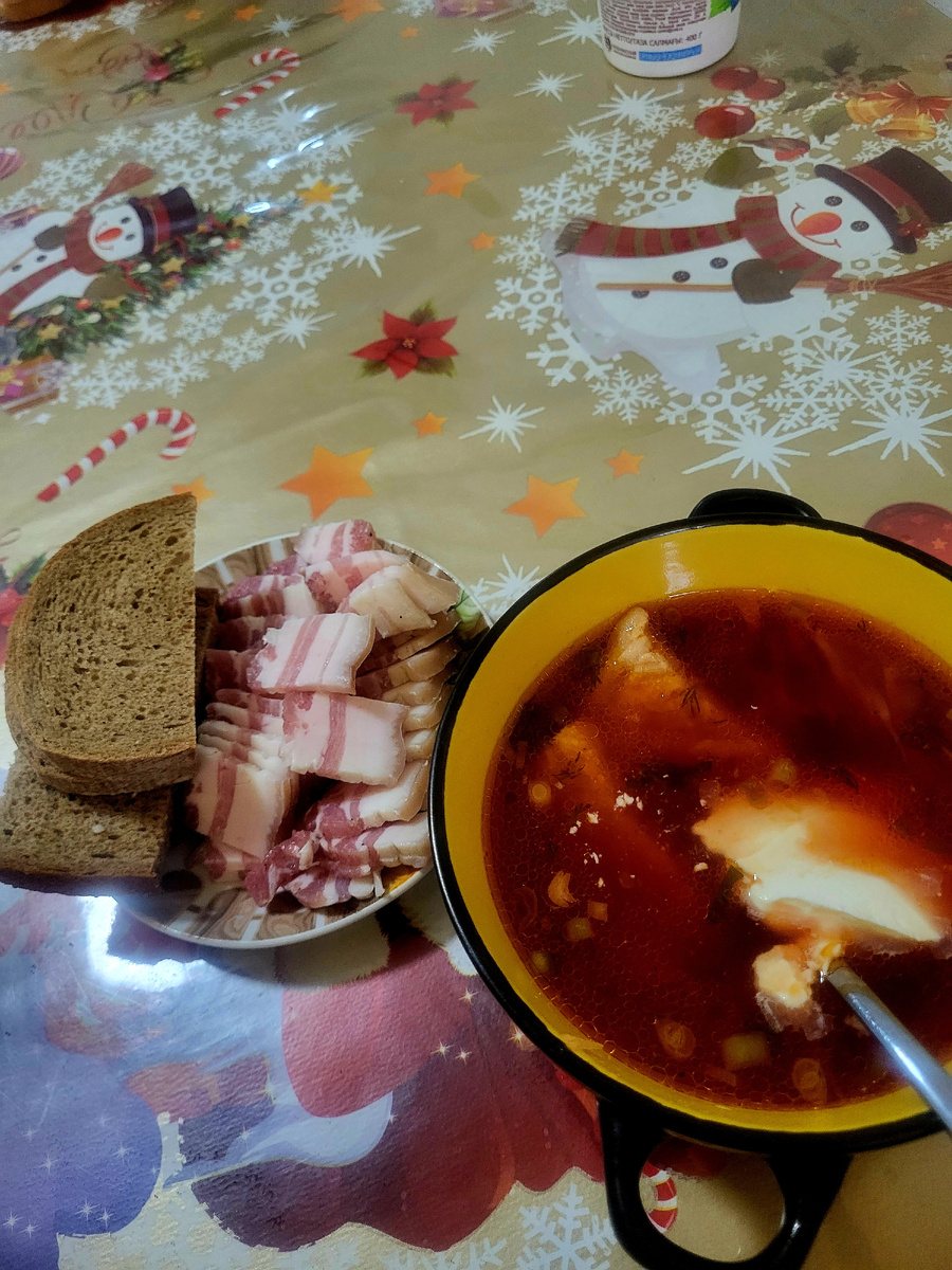 Но обед по расписанию всегда🫡