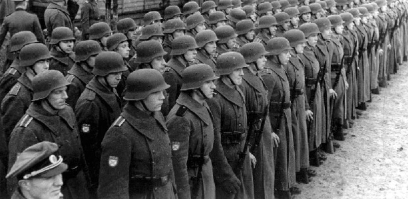 Солдаты РОА на построении