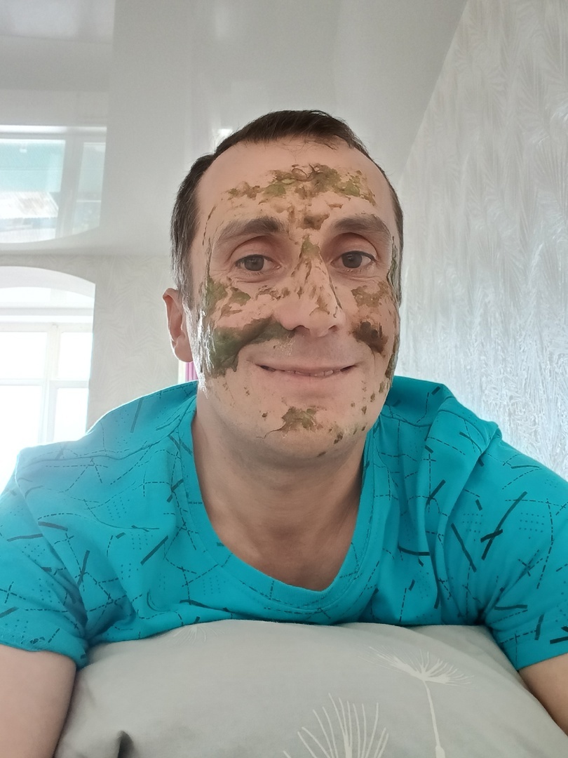 Автор запускает новый челлендж. Жена ставит эксперименты - на лице маска из авокадо