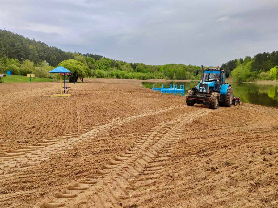     Копыльский пляж готовят к купальному сезону