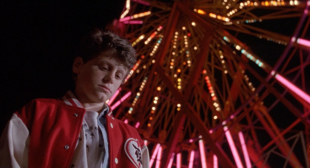 Перед съёмками сцен с Томом Хэнксом режиссёр сперва проводила репетицию сцены с Дэвидом Москоу, после чего в кадр уже заходил Хэнкс, копируя манеру Москоу. 