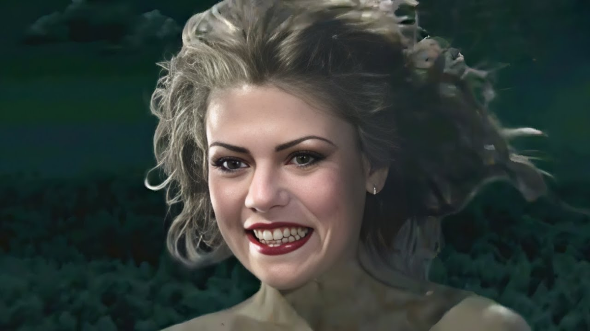 Ксения Назарова (стала ведьмой) в сериале "Мастер и Маргарита". Режиссер В. В. Бортко.