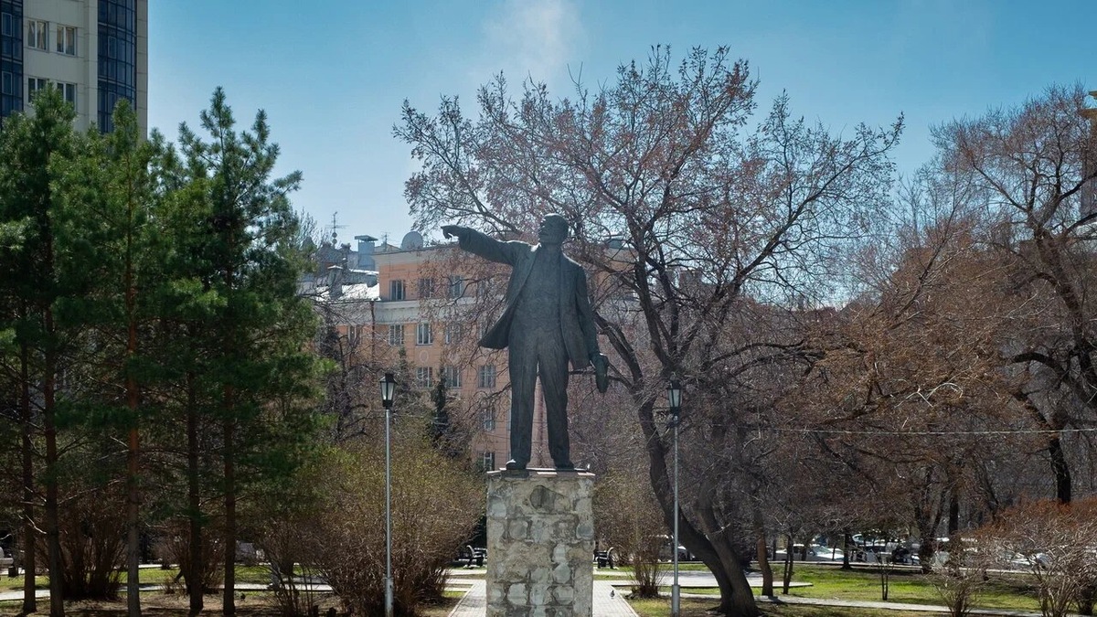 Памятник В.И. Ленин. Новосибирск. Фотография - www.openmainphoto.ru