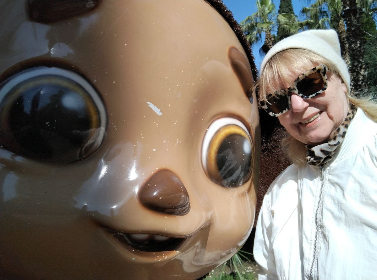 С Чебурашкой.