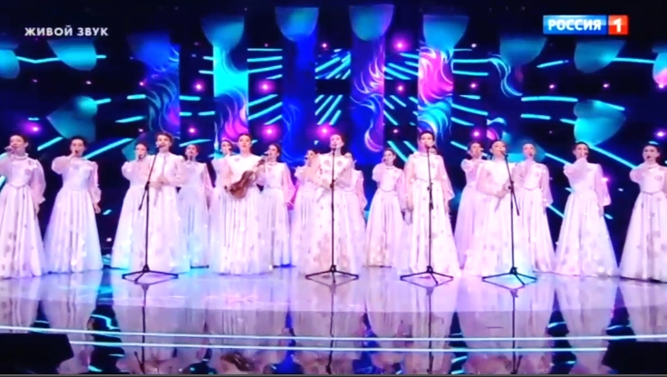 Челябинский эстрадный хор «Тутти». Кадр из шоу «Ну-ка, все вместе! Хром!» 2 сезон, 4 выпуск