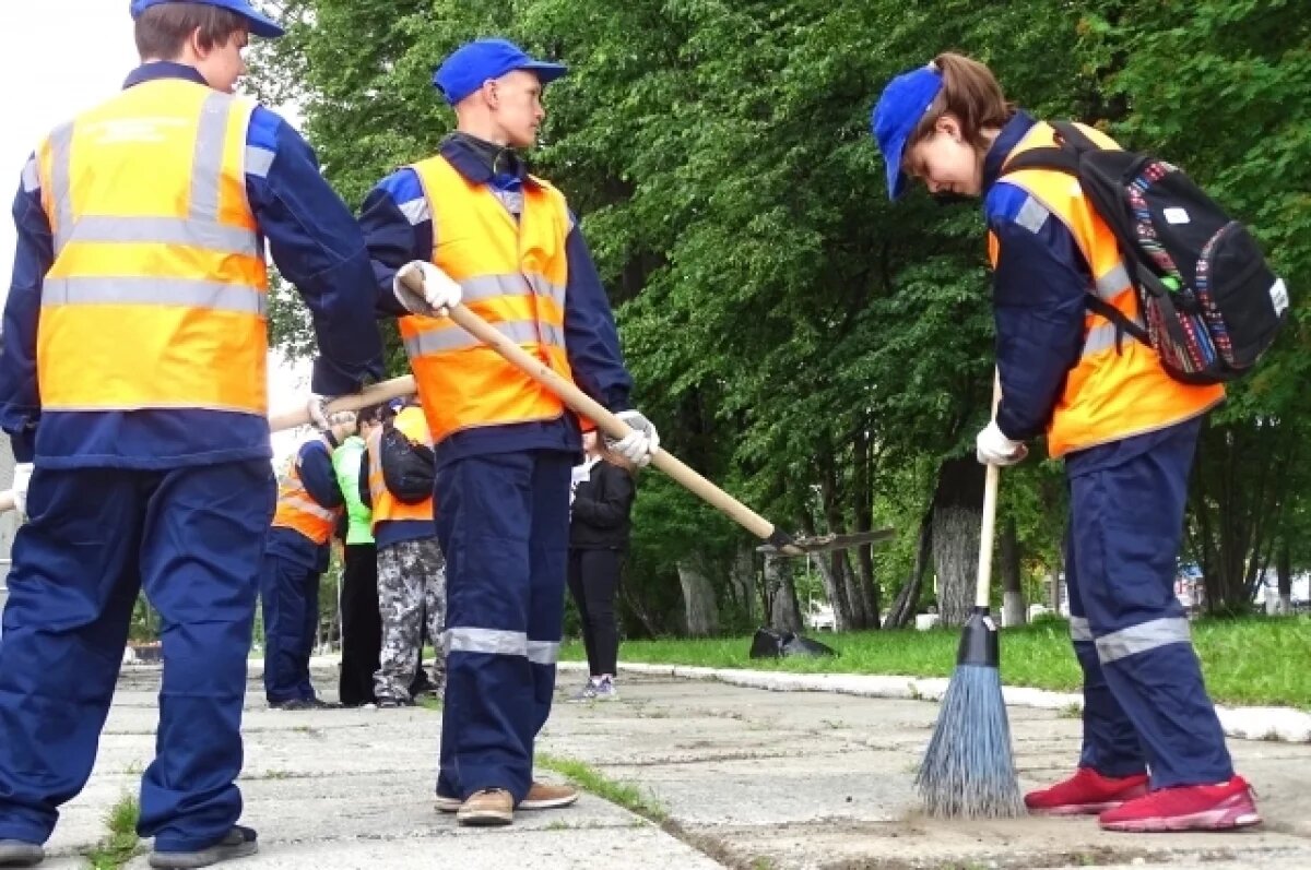    В Югре около 17 тысяч подростков трудоустроились в 2024 году