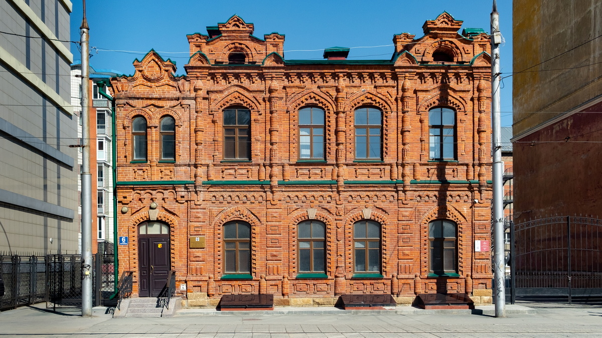 Особняк на ул. Мичурина, 6. Новосибирск. Фотография - www.openmainphoto.ru