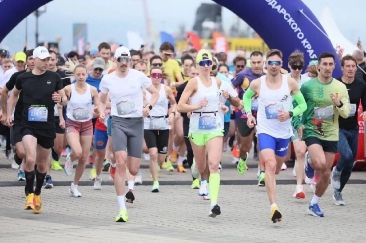    В Новороссийске прошел марафон в честь 80-летия Победы