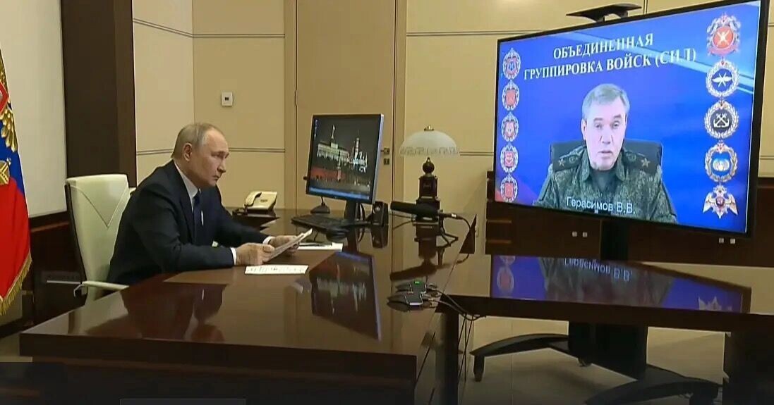 Глава Генштаба ВС РФ Валерий Герасимов подчеркнул вклад военнослужащих из КНДР в особождении Курской области. Источник: Кремлин. ру