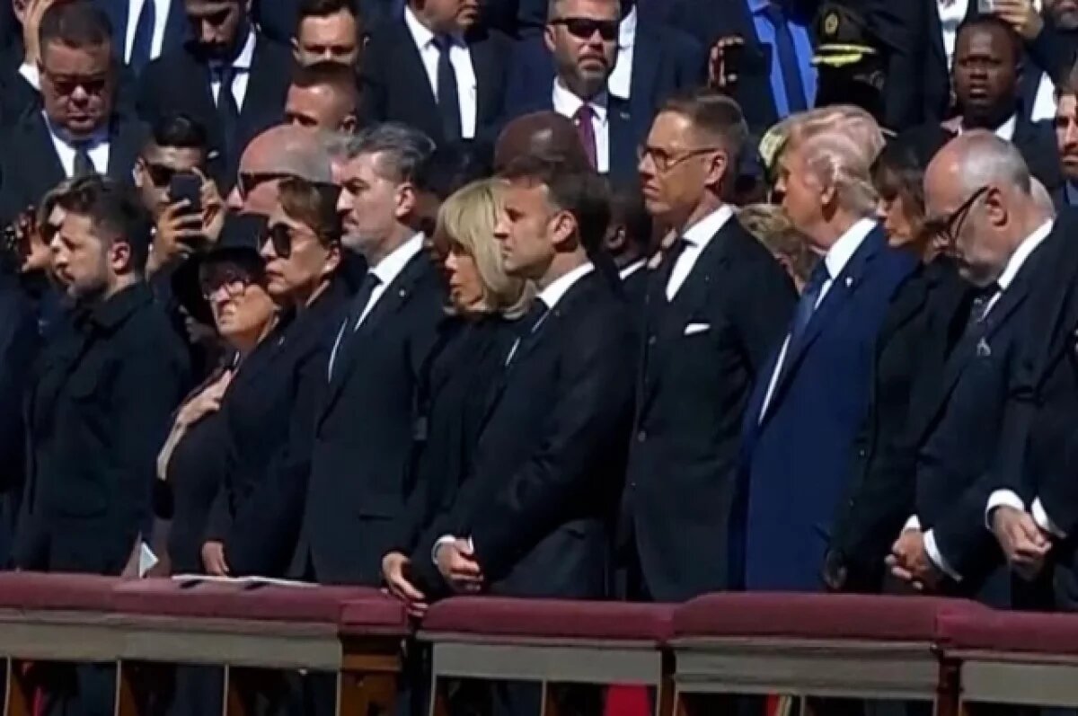    Зеленский сообщил, что многое обсудил с Трампом на похоронах папы римского