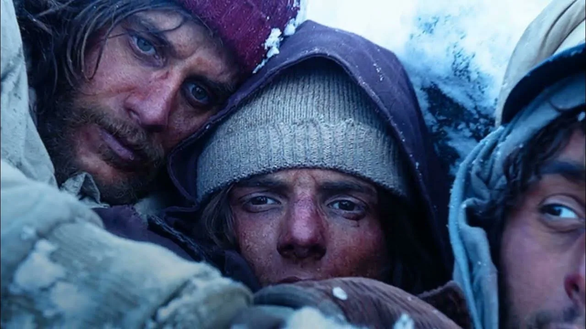 сюжет фильма общество снега