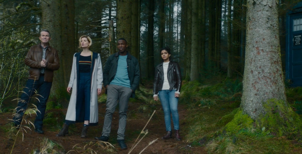 Учитесь у лучших! Практически идеальная сцена деревьев в окружении деревьев. Не беспокойтесь, 4 дерева — не предел. В конце серии таких станет больше семи. Даёшь экологическую повестку! Мы за озеленение! 