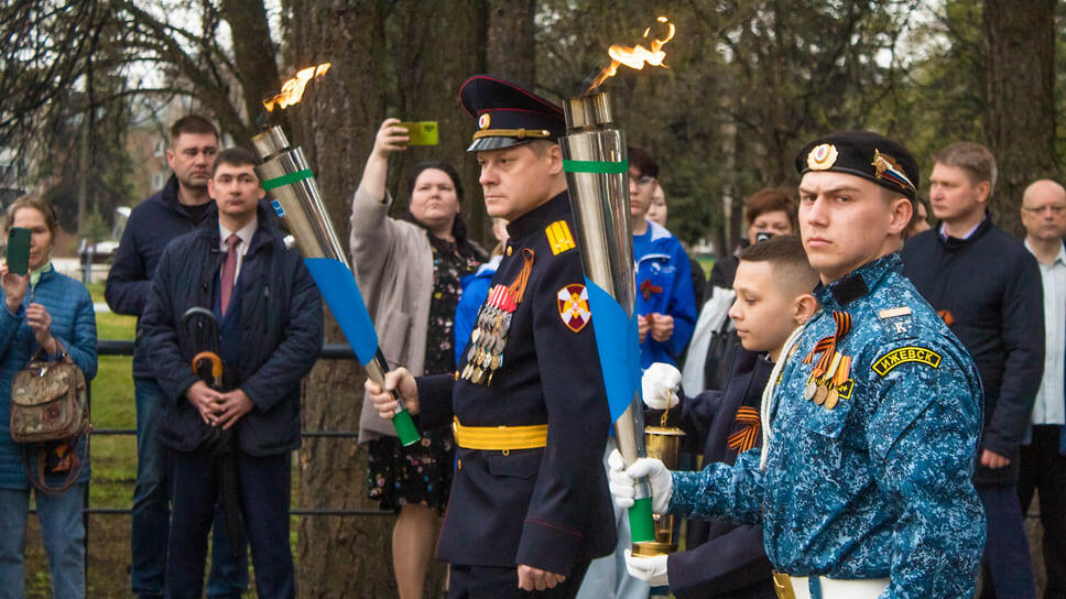 Церемония зажжения Вечного огня началась утром 25 апреля.📷Фото: Данил Иванов, Коммерсантъ