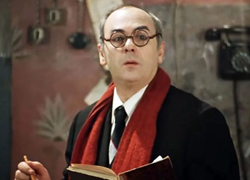 В роли Льва Хоботова в фильме "Покровские ворота"