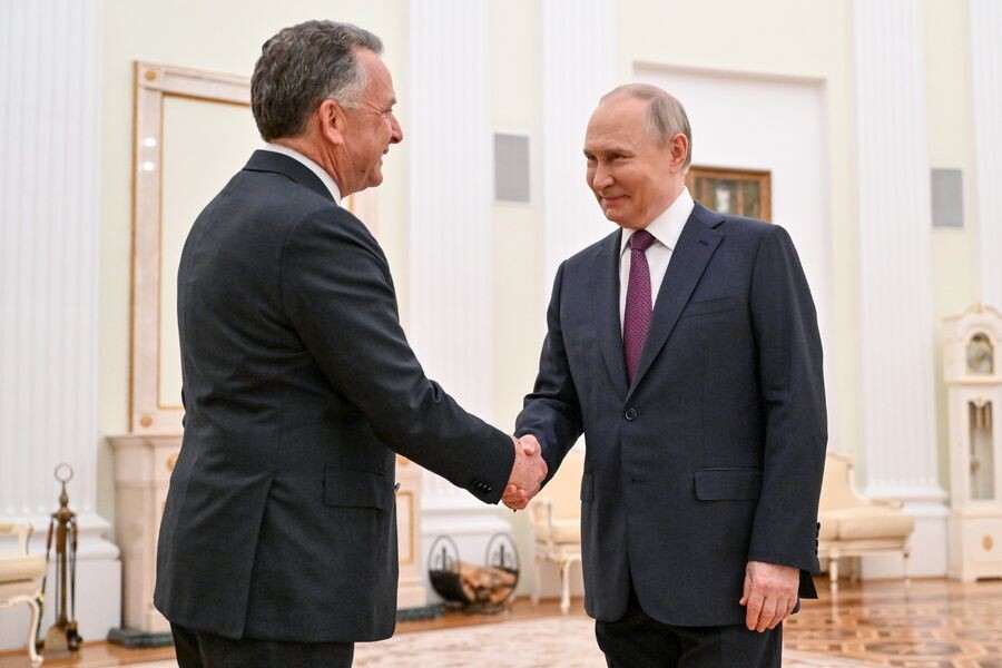    Президент РФ Владимир Путин и специальный посланник президента США Стивен Уиткофф / Источник: © Кристина Кормилицына/POOL/ТАСС