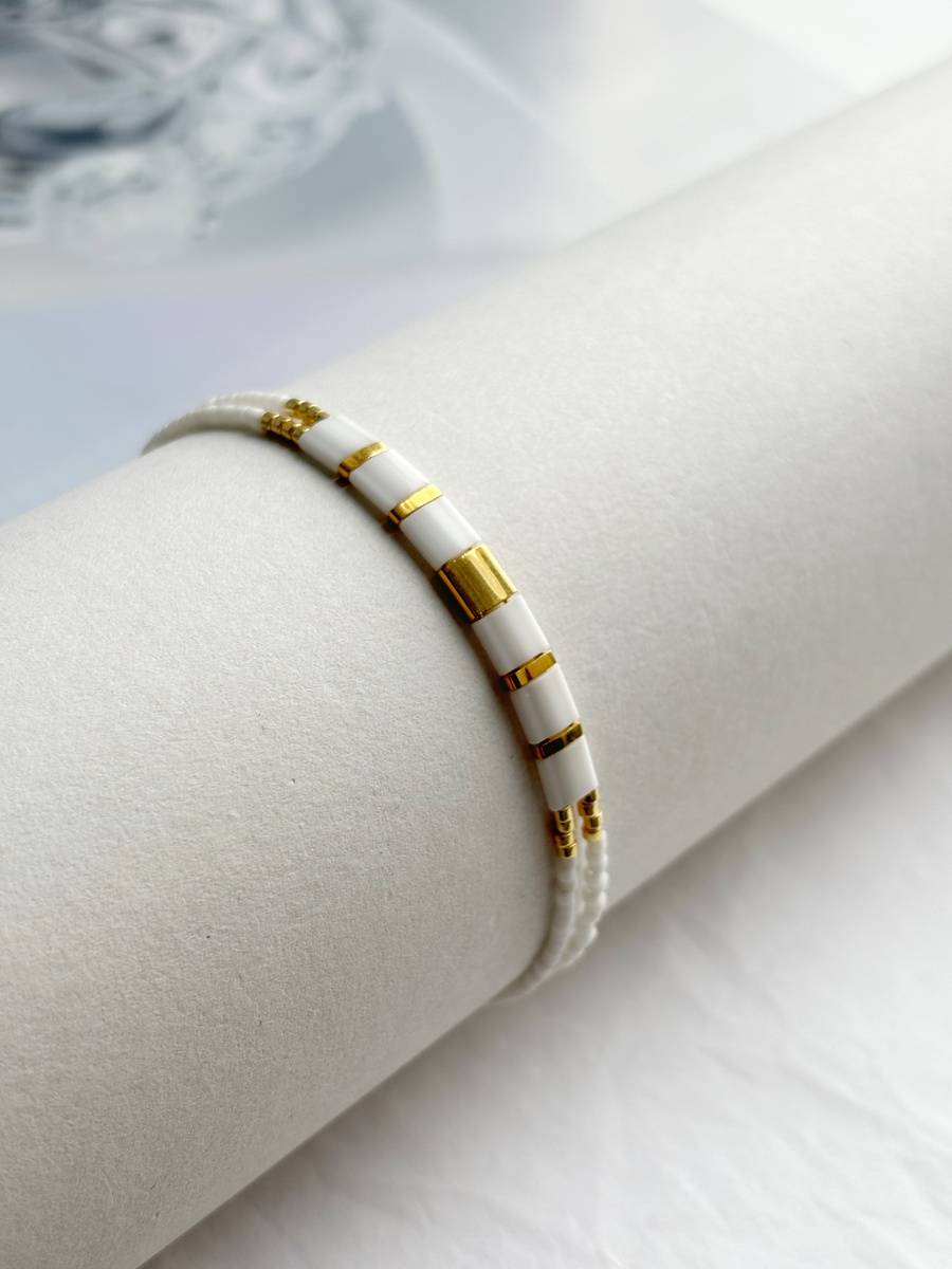 Изысканный женский браслет Tila. 