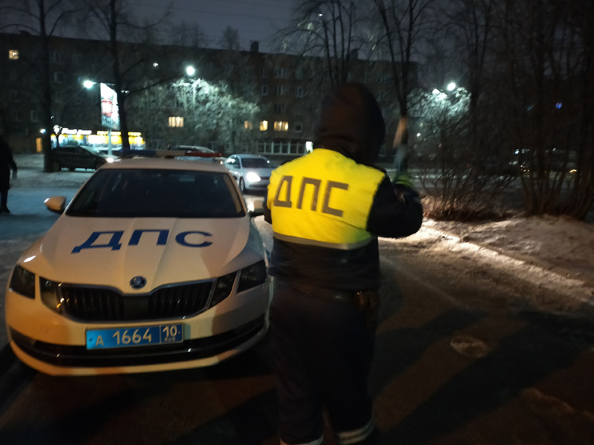 Можно ли водителю не остановится по требованию ГИБДД, если его останавливают ночью на неосвященном участке дороги