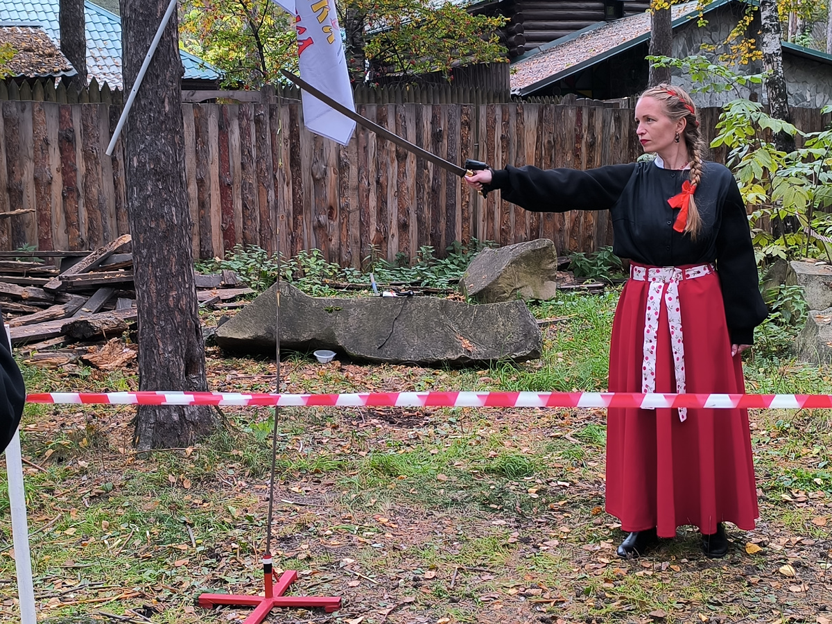 Седьмой Межрегиональный фестиваль казачьих боевых исскуств "Казачья сталь" в "Строгановском городке" на озере Шарташ 2024 год. Фото автора © Ю.А. Карачев 2024 год, Сайты: ykarachev.ru Фото и Жизнь. приобрести фото можно на https://lori.ru/Karachev