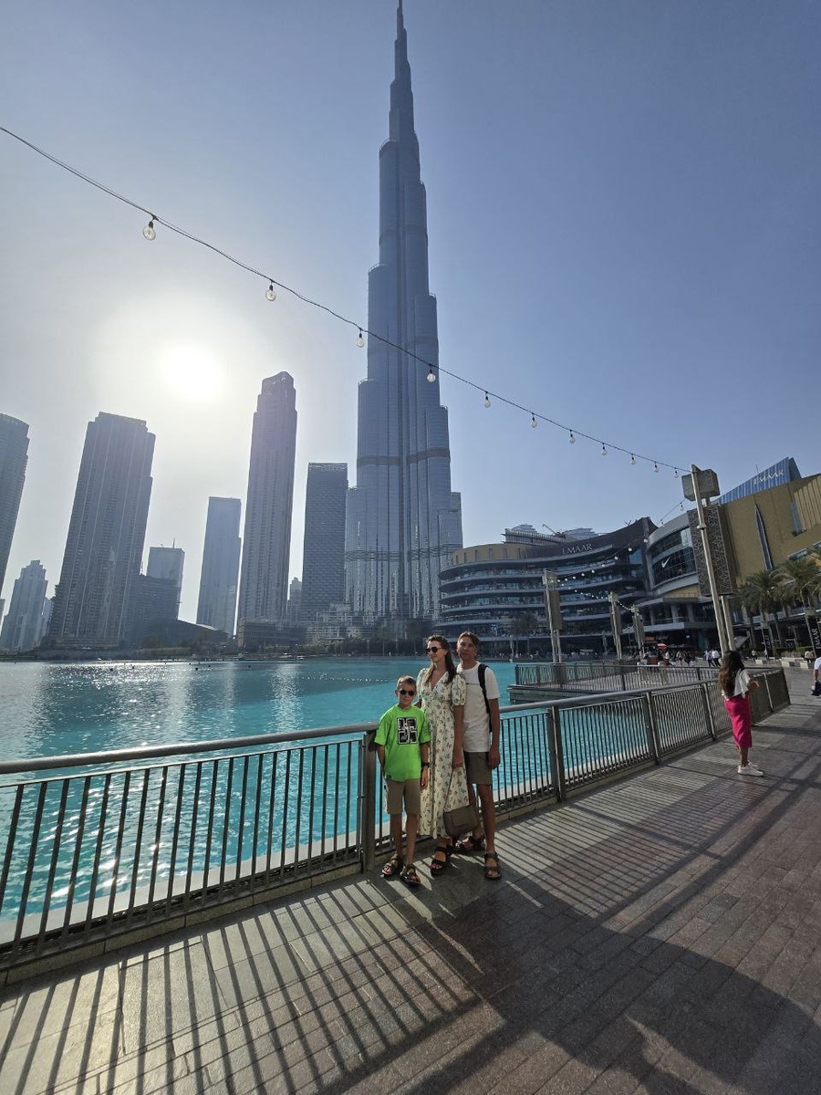 Подъем начинается на земле, с первого этажа Dubai Mall