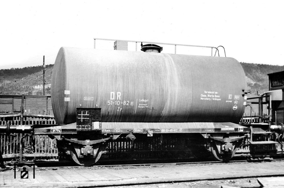 Цистерна 2-х осная емкостью 30 кубометров Z 51 конструкции "Юрдинген". Источник Google.