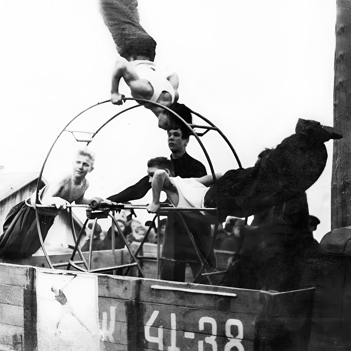 Занятия акробатической гимнастикой