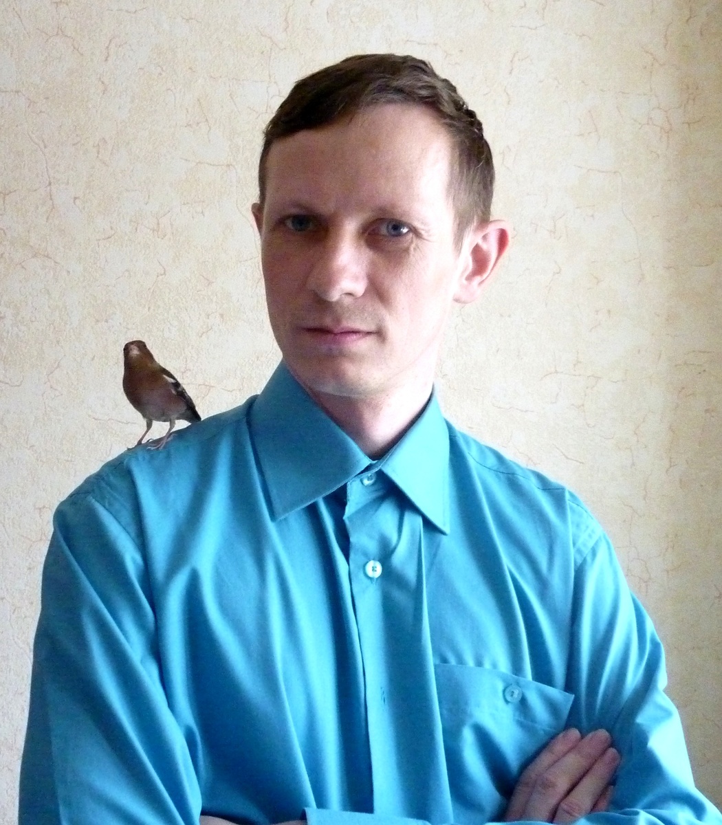 Таким зяблик стал через год. Если не только на него, но и на меня посмотреть, видно, что с тех пор прошли целые эоны...