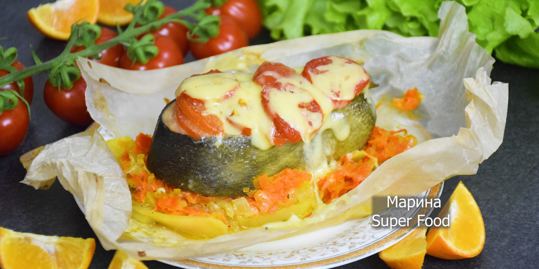 Вкуснятина из рыбы в духовке: Стейки кеты с овощами и сыром