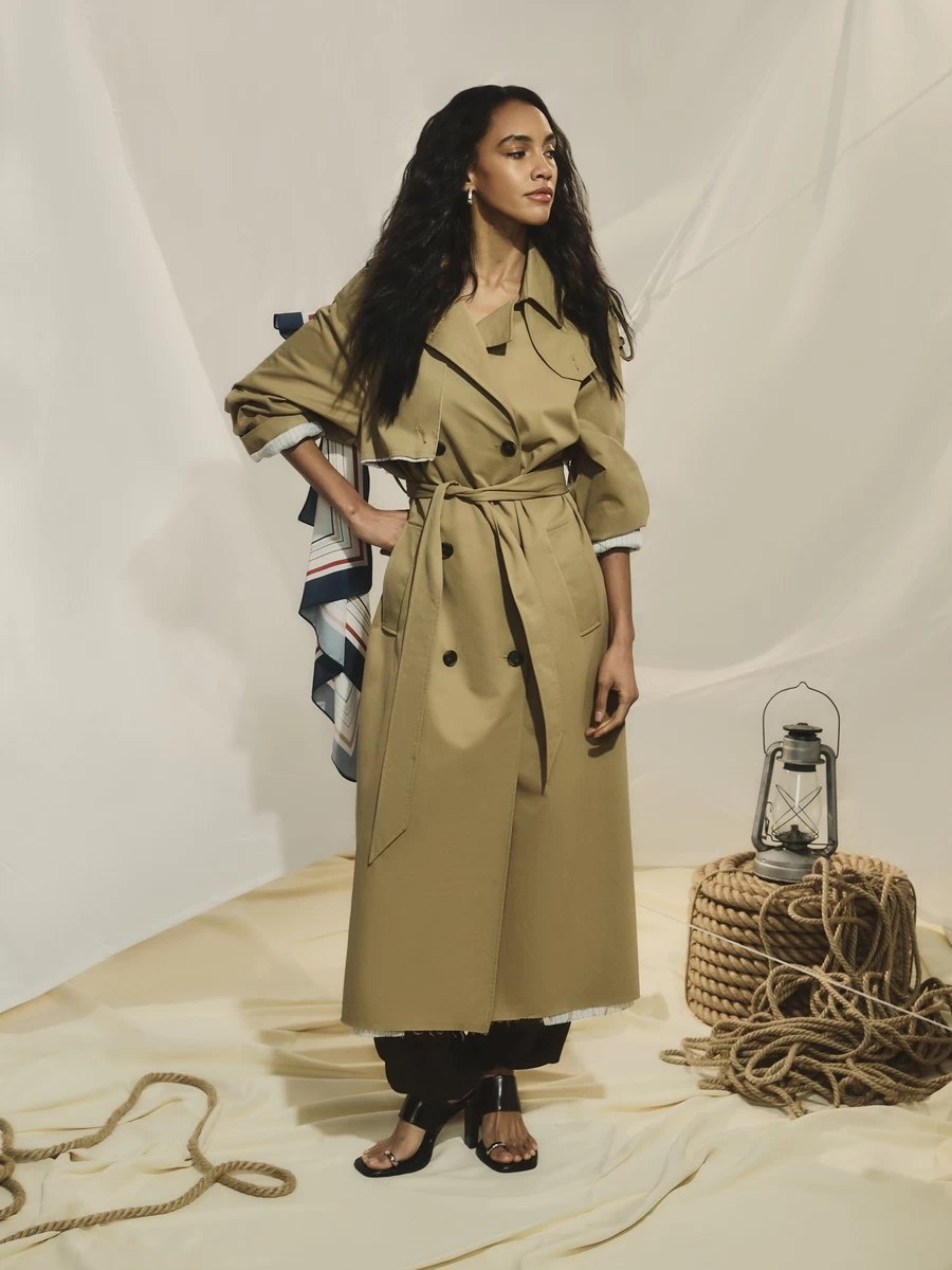 Плащ с поясом от Zarina, 6019 рублей на официальном сайте 