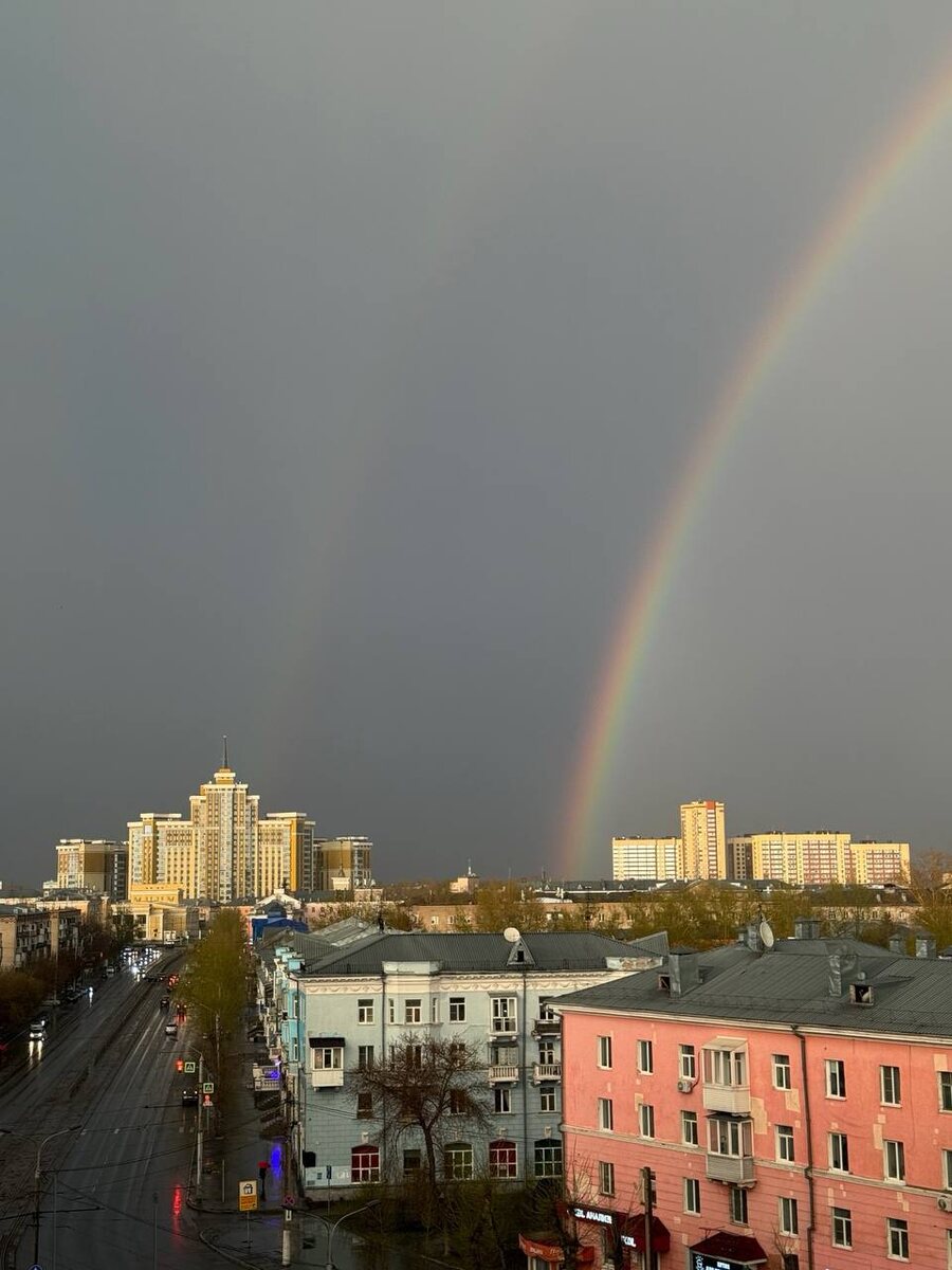 Где-то на просторах моего радужного весеннего города. Апрель 2025 года. 