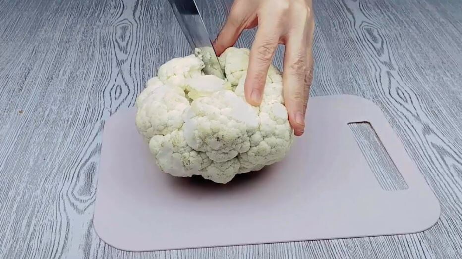 Это очень простой рецепт,и так нам понадобится :1 кочан цветной капусты 