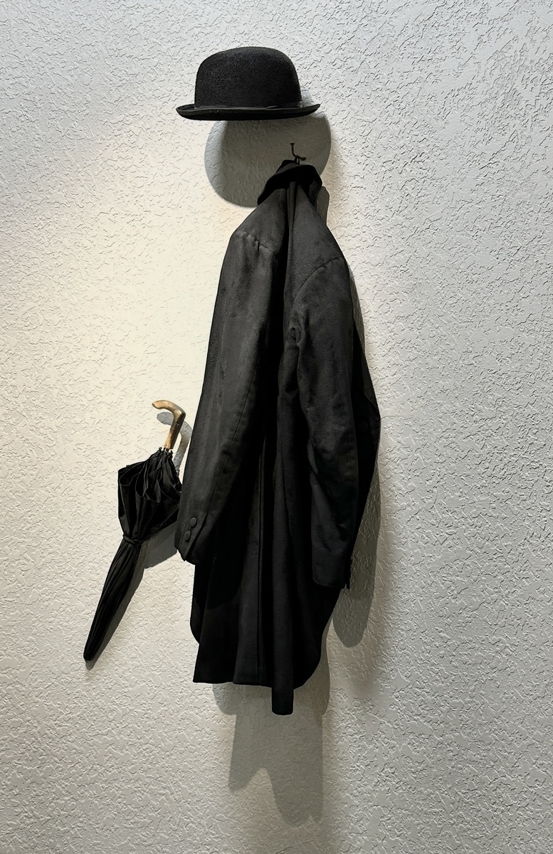 В холле театра. Классно, правда?