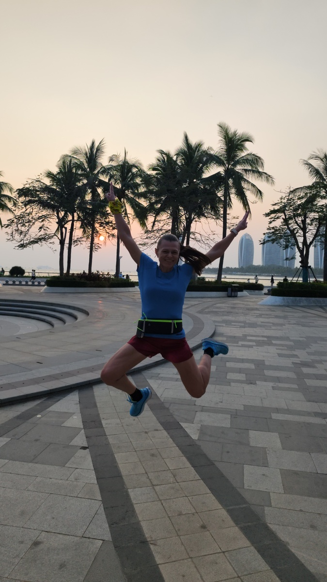 На закате в Санья Бэй. 