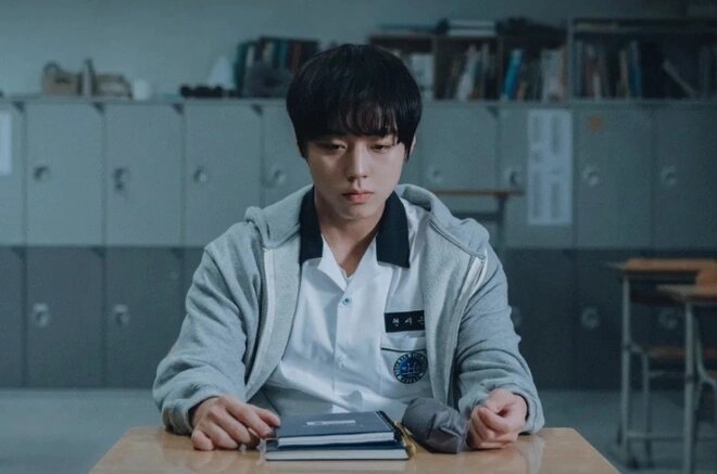 кадр из сериала "Слабый герой" (1 сезон)