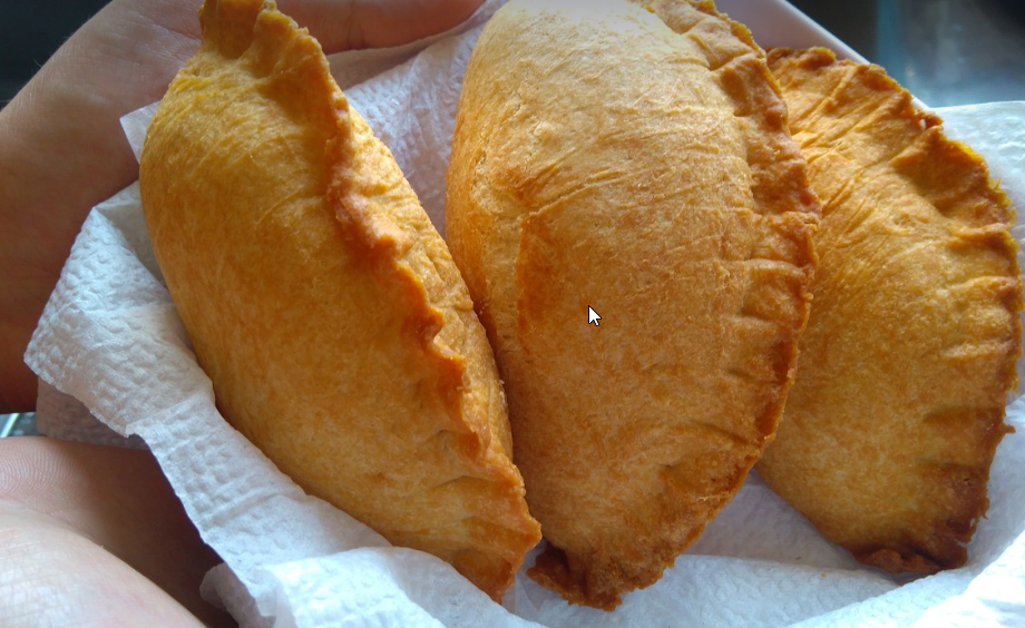 Пирожки эсмпанадас - вкуснятина с улицы. Фото с сайта пиксабей.