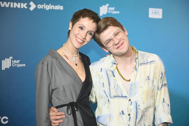 25-летний Антон тоже активно снимается в кино