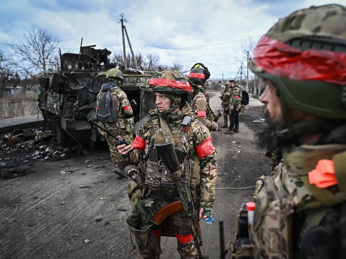    Российские военнослужащие в Курской области© РИА Новости / Сергей Бобылев