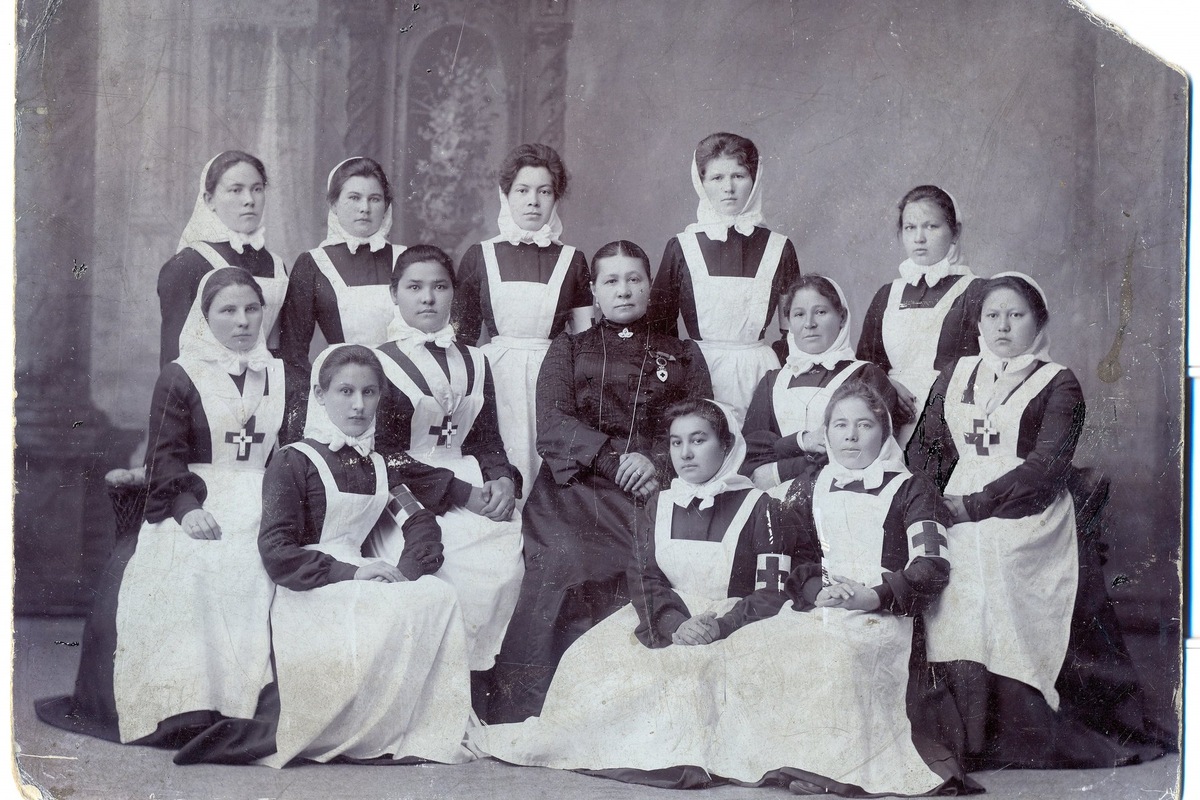 Купчиха Христина Колыгина с сестрами милосердия. Фото взято из открытого источника интернет