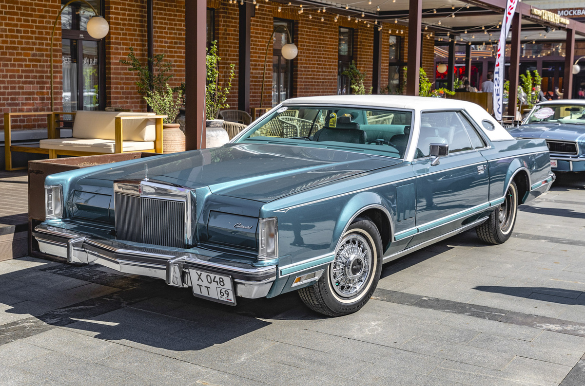    Столь высокая концентрация легендарных американских автомобилей редко встречается даже в музеях.   
Светлана Парфенова