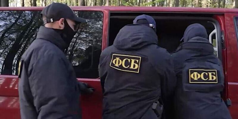 Задеранного посадили в микроавтобус.  фото: картинки яндекса