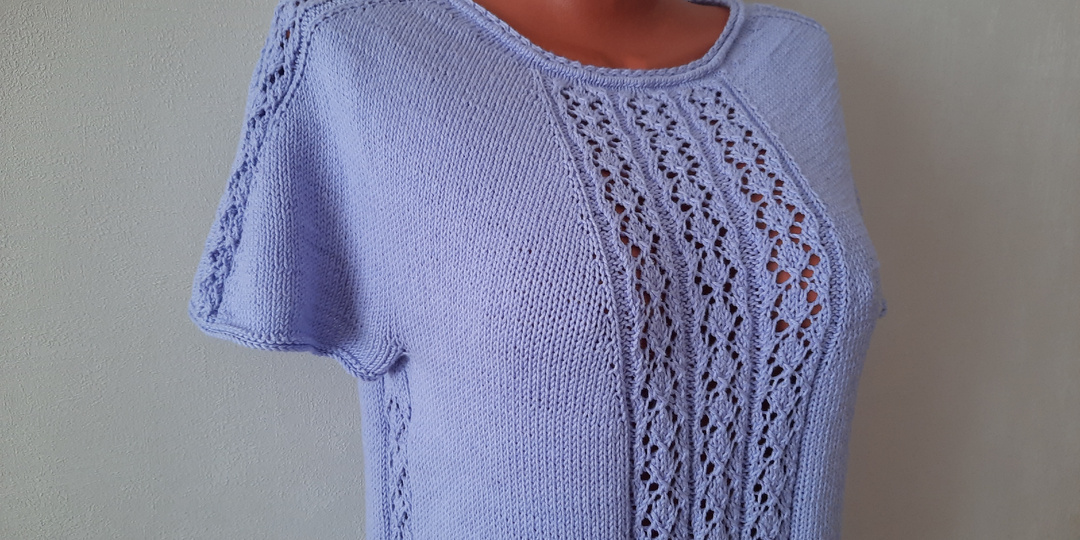 Летний топ или футболка из хлопка.