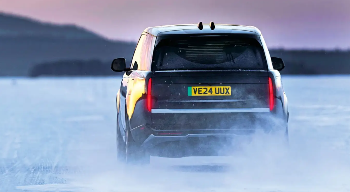 Внедорожник будет весить примерно три тонны.