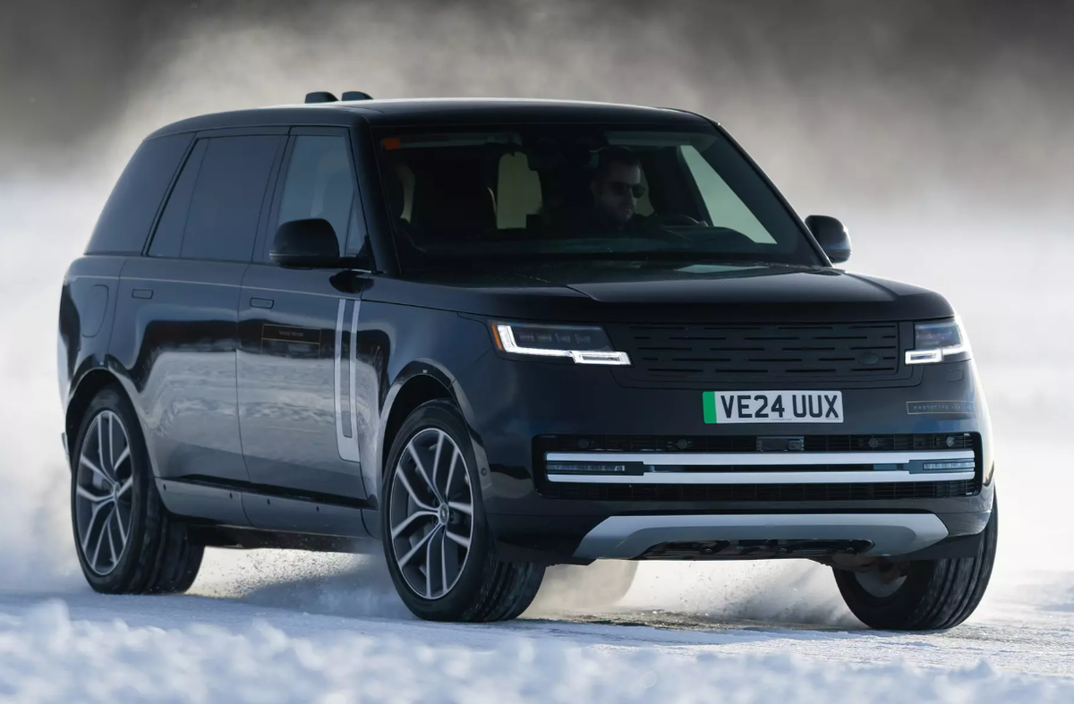 Land Rover Range Rover EV на тестах за Полярным кругом.