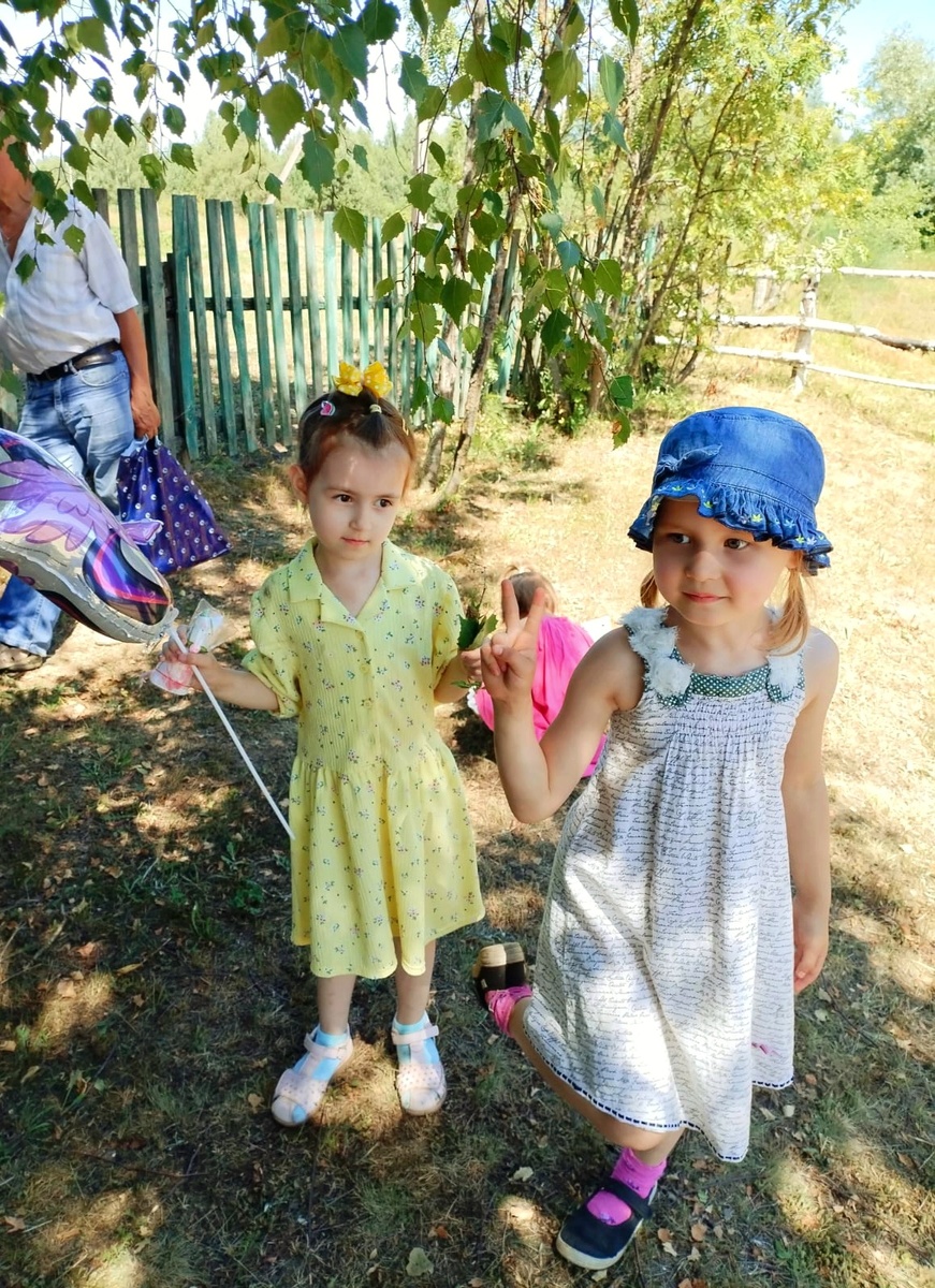 Стася, самая первая Варина подружка. Мы с моей подругой вынашивали своих девочек в один год и родились они с разницей в три месяца