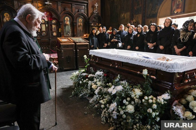 В церкви состоялось отпевание скульптора
Фото: Александр Патрин/ТАСС
