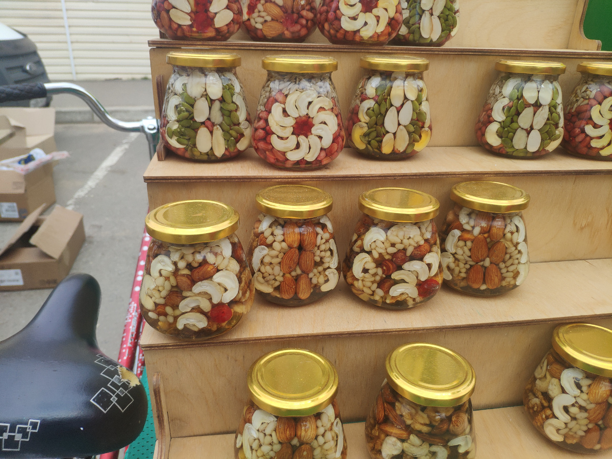 Фото автора статьи. Орехи с медом