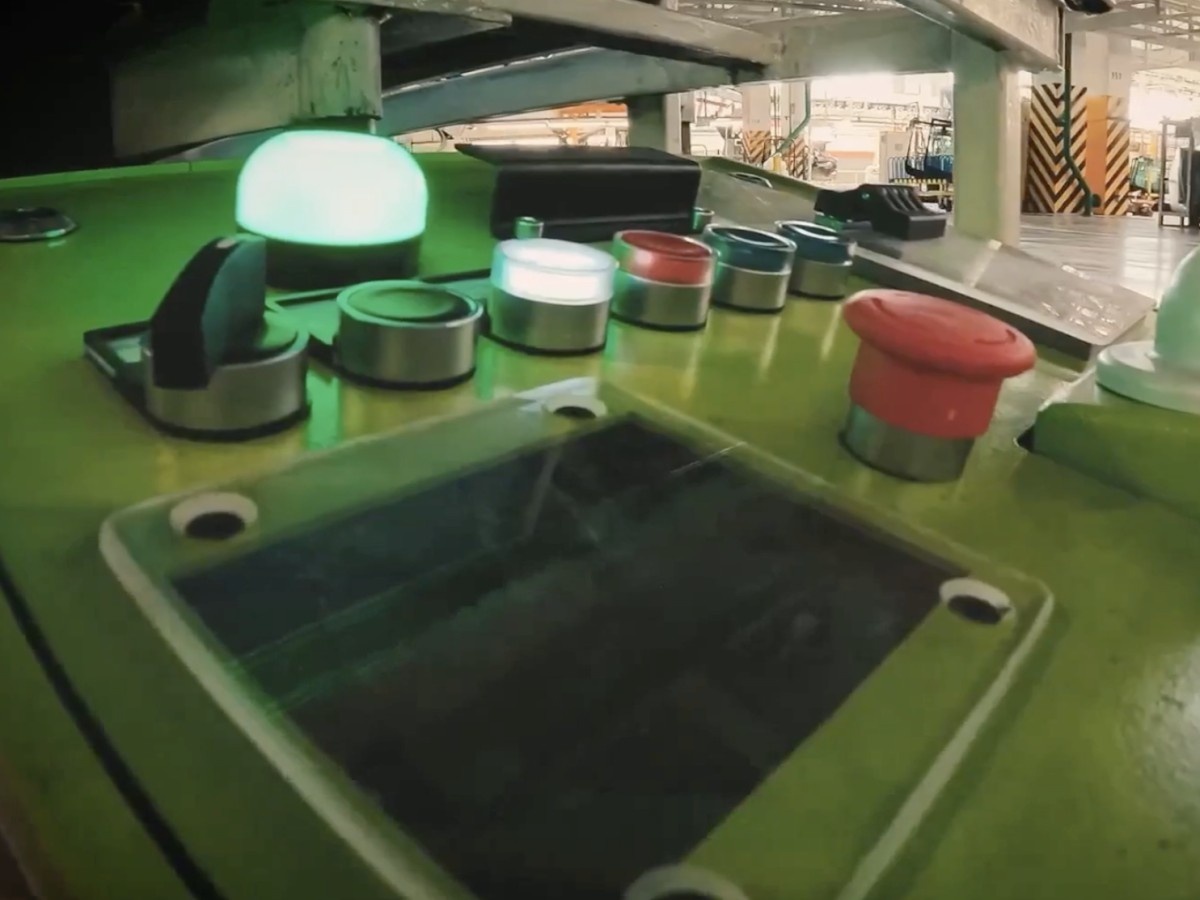    «АвтоВАЗ» представил поющую роботележку «Антонину»