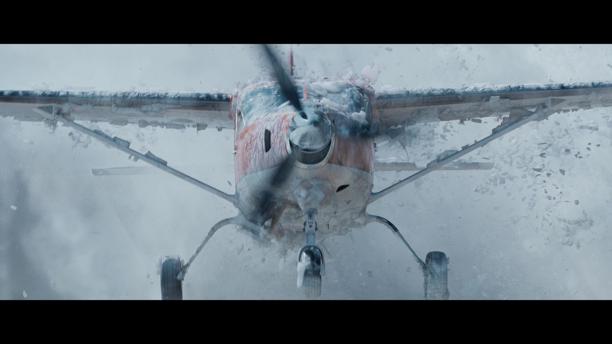 Кадр из фильма Особо опасный пассажир (2025)